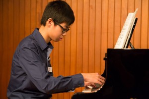 Linus in piano practice